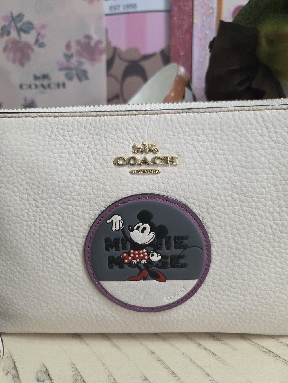 Coach x Disney Minnie Mouse Patch Small Wristlet in the "Chalk" white, EUC - Picture 4 of 16
